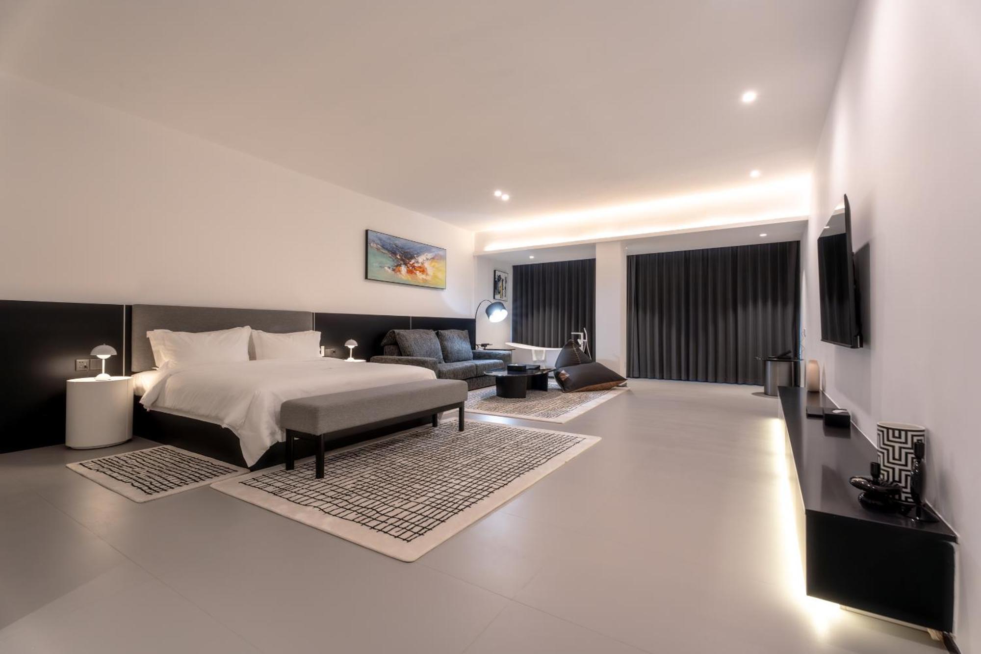 One Riviera Hotel And Residences Ban Souanmone Екстер'єр фото