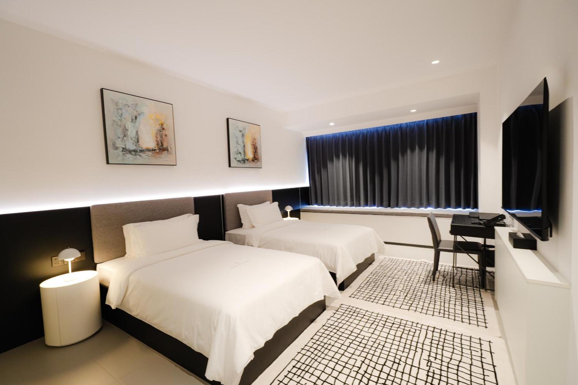 One Riviera Hotel And Residences Ban Souanmone Екстер'єр фото