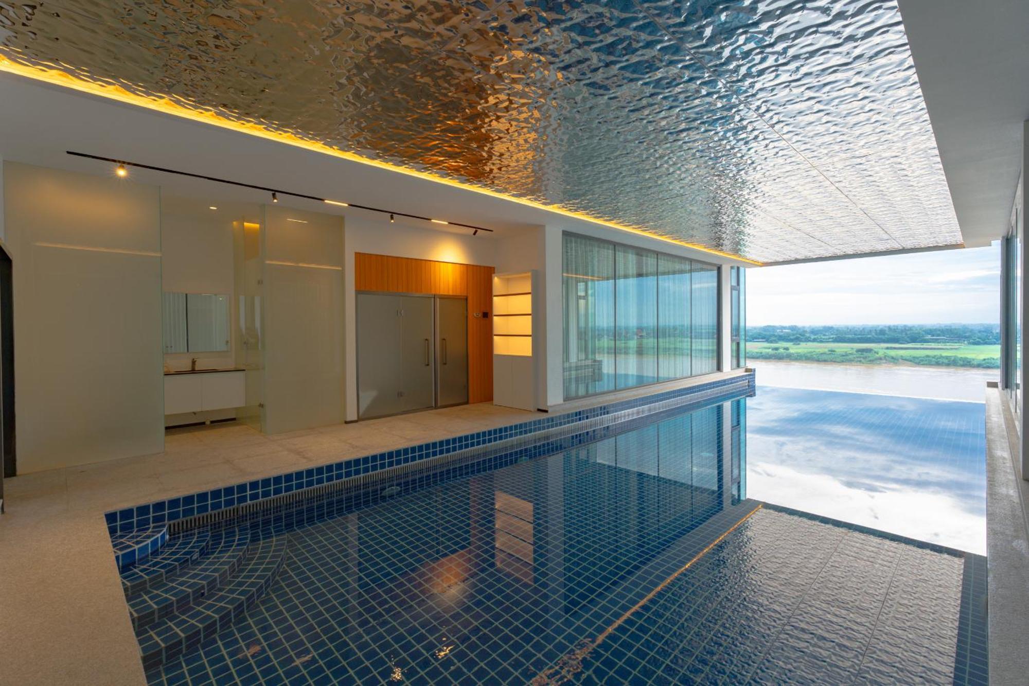 One Riviera Hotel And Residences Ban Souanmone Екстер'єр фото