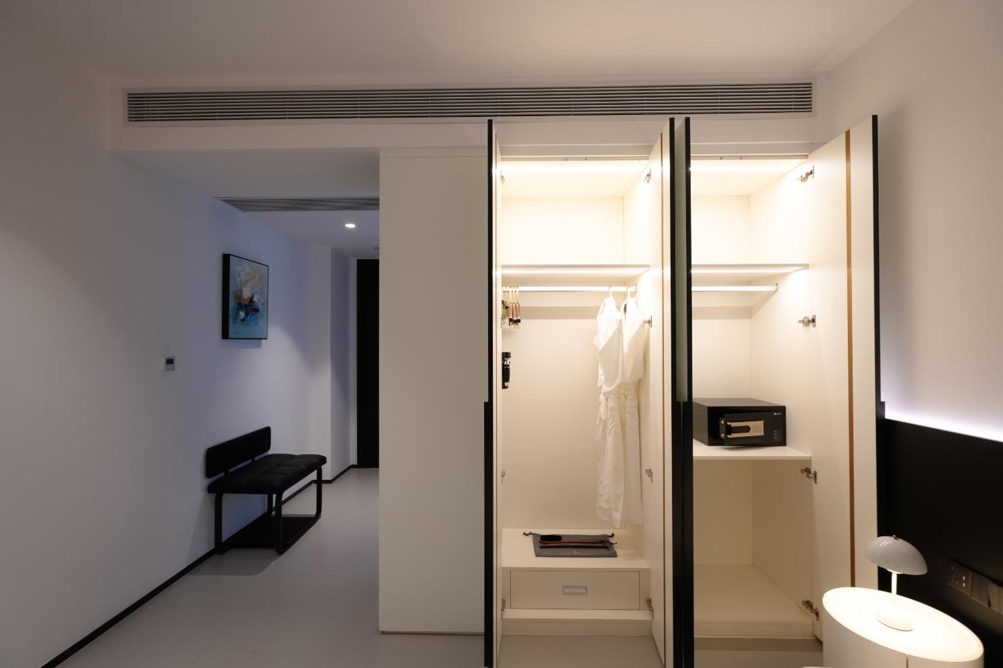 One Riviera Hotel And Residences Ban Souanmone Екстер'єр фото