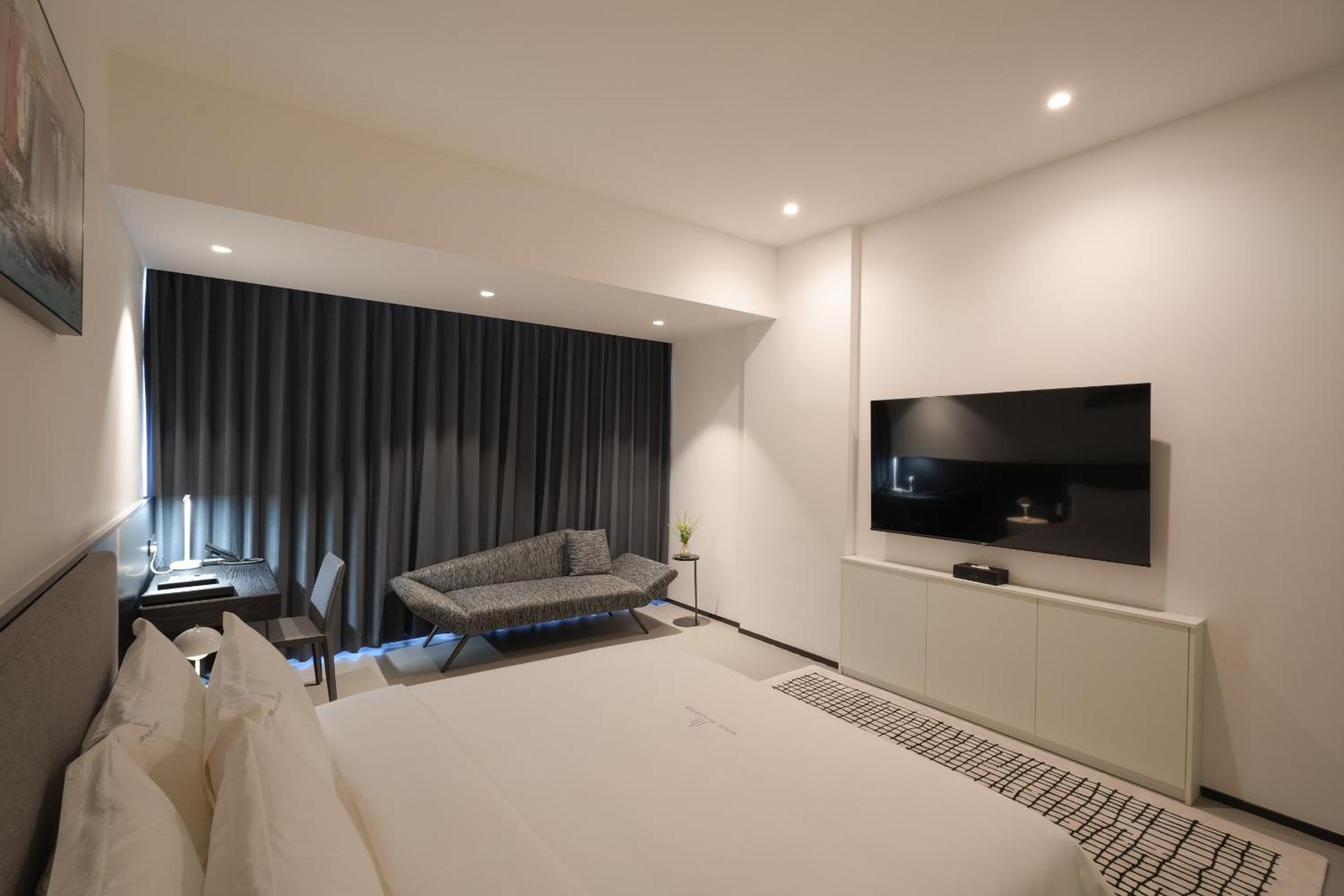One Riviera Hotel And Residences Ban Souanmone Екстер'єр фото