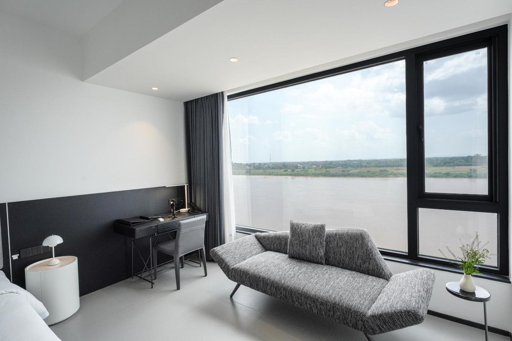 One Riviera Hotel And Residences Ban Souanmone Екстер'єр фото