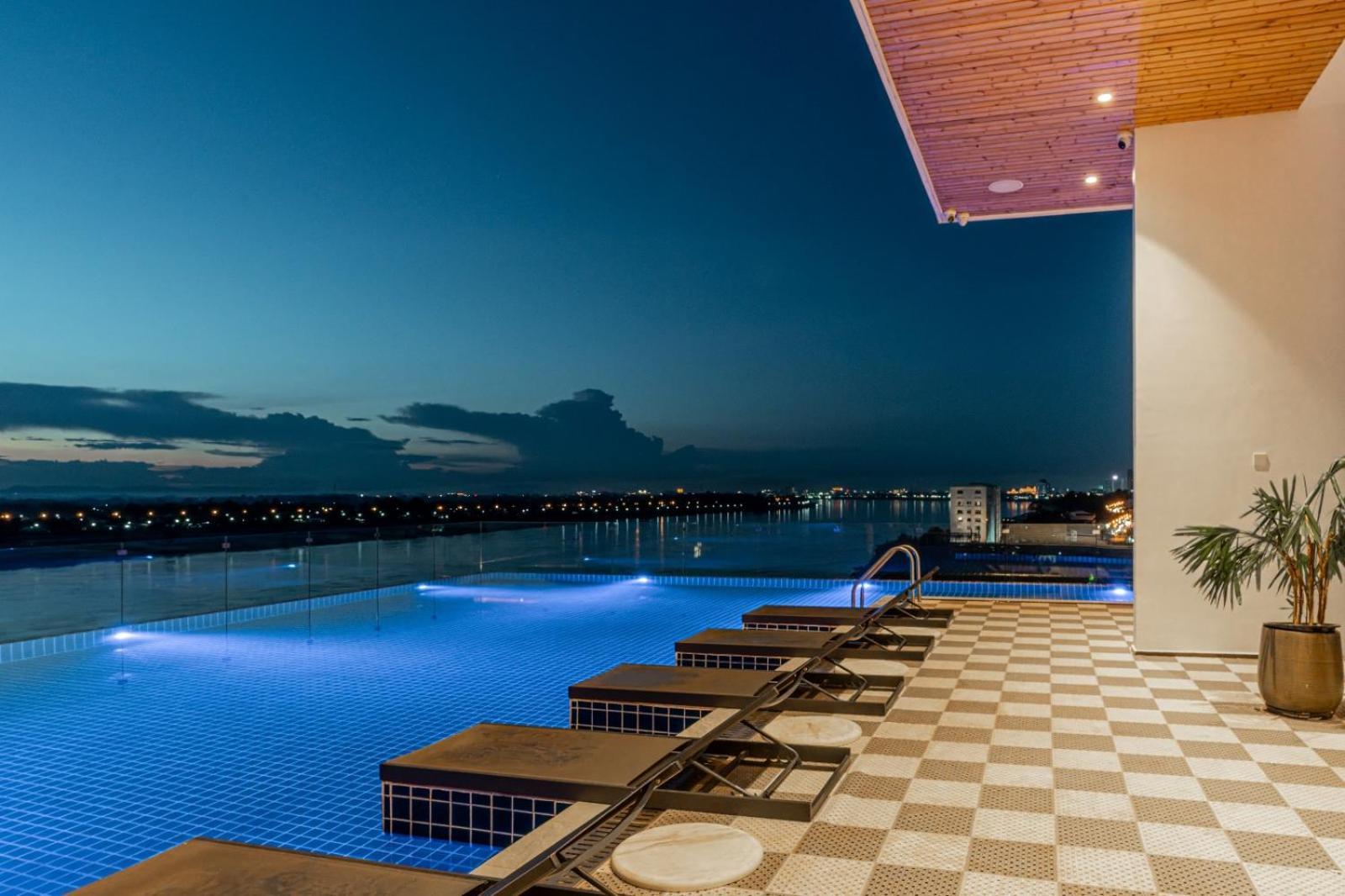 One Riviera Hotel And Residences Ban Souanmone Екстер'єр фото